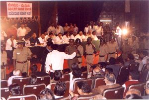 Expressway public hearing, July 2000, courtesy of Environment Support Group